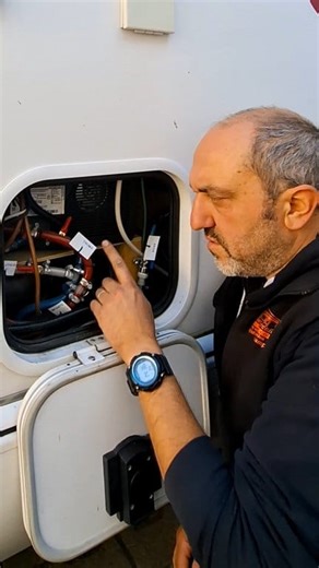 L'acqua💧 calda H24 sempre disponibile in camper senza Gas! Una sfida vinta alla grande! | Camper Store Firenze