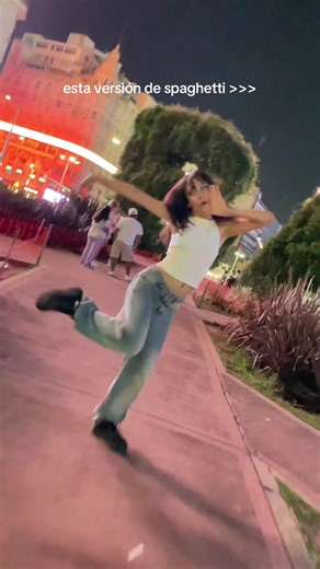 Baile de Espagueti: La Versión de LE SSERAFIM