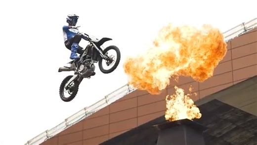 How Good Is the Highly Affordable Canon EOS R100 Mirrorless Camera?