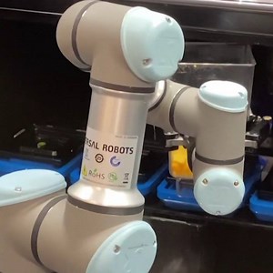 184K views · 354 reactions | These robots can flip burgers, blend smoothies and make salads. | Cheddar Gadgets | Facebook
