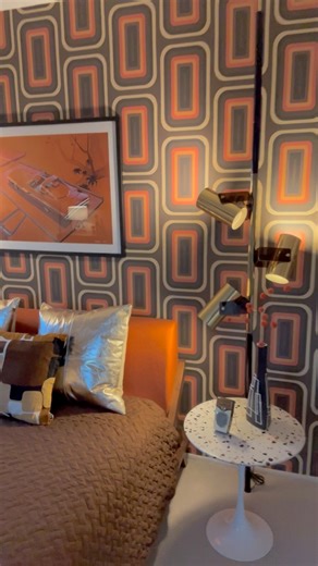Welcome to another one of my Mid-Mod-Mix segments, where I show how you can mix new and vintage MCM designs when decorating! Shop The Look: Wallper: https://www.etsy.com/shop/SharonjaneStudio MCM Style Decor: midcenturymodernist https://www.amazon.com/shop/midcenturymodernist?ref_=cm_sw_r_mwn_aipsfshop_C87NZJC2JYJEMKH1JP1W&language=en_US (Amazon Affiliate) #palmspringsdesigner #midmod #midcenturymodern #midcenturydesign #midcenturyhome #midcenturyfurniture #midcenturystyle #midmodmix | Mid Centu
