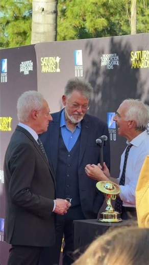 I worked @saturnawards tonight - so much fun. Quick recap - couldn’t fit all the pics though!