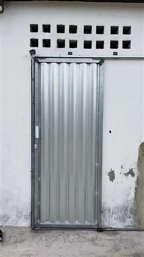 Intriguing Interaction with a Hidden Metal Gate