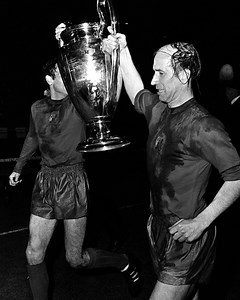 ❤️ Sir Bobby Charlton rounded off the scoring in our 1968 European Cup final win, and look at what it meant to him 🏆 #GoalOfTheDay | Manchester United