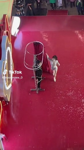 Wow magicc 🤣 #magic#aothuat#haihuoc#funny#giaitri#lol