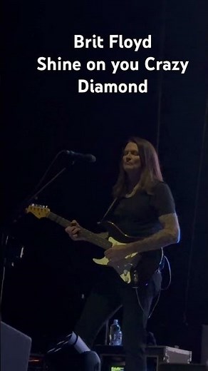 Brit Floyd performing Shine on you Crazy Diamond (Pink Floyd)