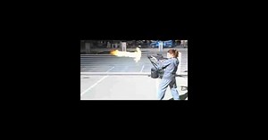 Chuck saison 4 ... Nicole Richie à l'entraînement mitrailleuse à l'épaule ... La vidéo