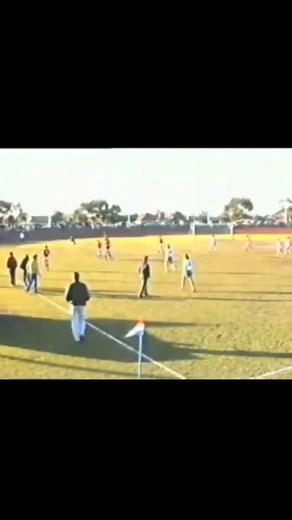 Adelaide Croatia v Beograd Woodville in 1988, as Croatia lead 3-0 at half time against Beograd in this round 16 match of the South Australian Soccer Federation Division One league. Played at Hanson Reserve, Adelaide Croatia's home ground from 1960-2000. Adelaide Croatia would become champions that year, finishing top of the South Australian Division One league for the third time. Whilst Cumberland United and Beograd Woodville were relegated that year. 🔴⚪🔵 🇭🇷 Croatia Adelaide protiv Beograda 