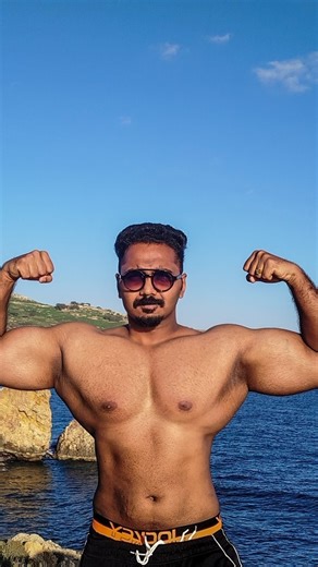 Sandeep Sajeevan pulickal on Instagram: "Tips for Muscle gain👇 Protein 1.6–2.2 g protein per kg bodyweight Example: 70 kg → 110–150 g protein/day Best sources: Eggs Chicken breast Fish Paneer / Greek yogurt Whey protein 3️⃣ Lift Heavy (Progressive Overload) Muscle grows only if you challenge it. Focus on compound exercises: Squats Deadlifts Bench press Overhead press Pull-ups Rows ➡️ Increase weight or reps every week 4️⃣ Train 4–6 Days / Week Good split examples: Push / Pull / Legs Upper / Low