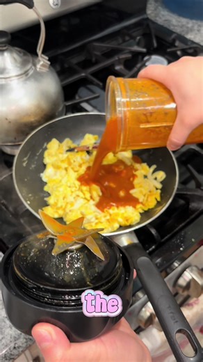 POV: you grew up on chile con huevo 🥺❤️ simple but undefeated #chileconhuevo #mexicanfood #comida #homecooking #easyrecipe