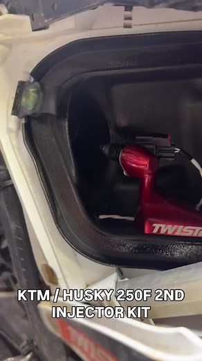 More and more testing ⚔️🔧 2ND Injector Kit for the KTM 250 is one heck of a add on to your rig 👀 #TwistedDevelopment