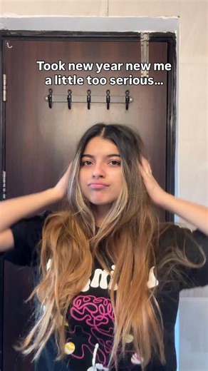 Kimaya Jane Ranka on Instagram: "Ash blonde for the winter 🩶 save for your next hair inspo! 📍- @vyomsalon in Hyderabad #suppliedby #newhair #haircolor #hairstyles"