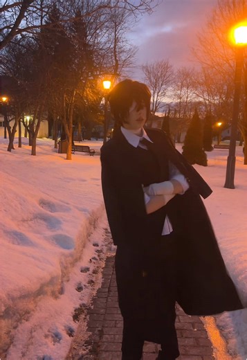 Bungou Stray Dogs Dazai Osamu Cosplay: Chilling Experience