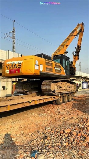 Unloading Titan: How Hydraulic Giants Safely Hit the Ground Running