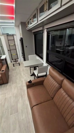 Axiom RV i3900 Floorplan