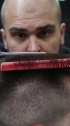 Be honest — how even is this flattop? Drop your rating below! 👇💈#barber #flattop