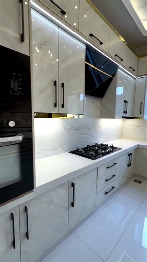 This Luxury Kitchen Looks Super Classy 😍✨