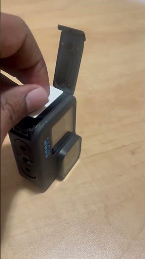How to replace battery on GoPro 12
