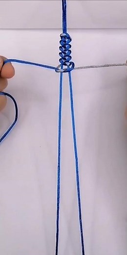 TUTORIAL 👆Cómo hacer una pulsera de hilo tejida