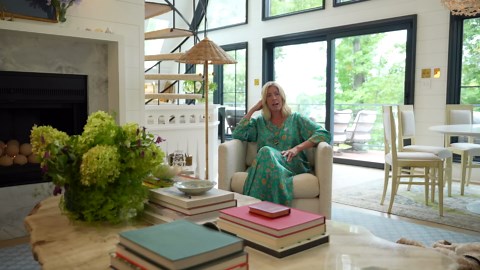 Modern Lake House with Coastal Style