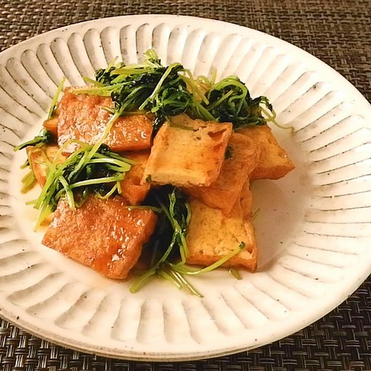 厚揚げと豆苗のオイスターソース炒め 作り方・レシピ | クラシル