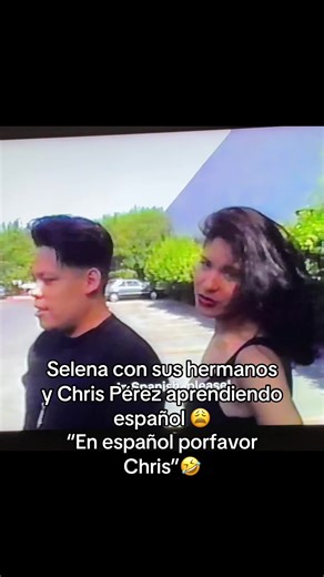 Selena y sus hermanos aprendiendo español juntos