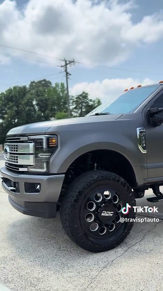 2017 Ford F350 Platinum: Impressive Features & Details