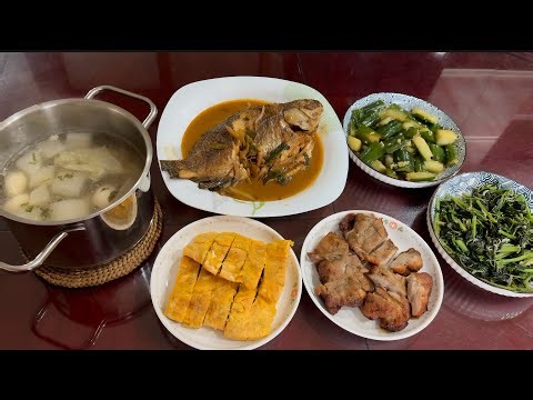 Cooking Braised Tilapia, Egg rolls, Boneless chicken, Cucumber salad Green Amaranth |Taiwanese lunch