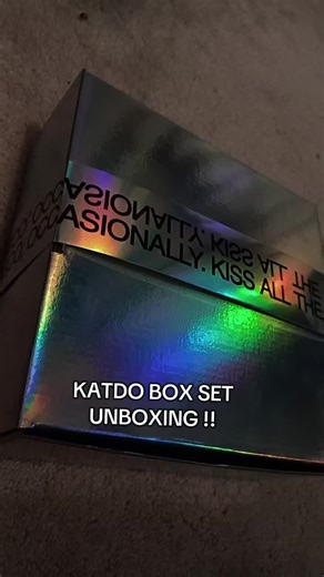 I actually adore this. adore..adore you? HARRY STYLES REFERENCE?? ok ill stop now. #xybca #fyp #harrystyles #unboxing #kissallthetimediscooccasionally