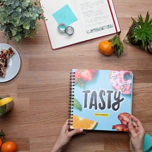 Creating the perfect customized gift for the foodie in your life has never been easier. Now featuring updated chapters and recipes! 🍔🍕🍨🍩🍪 GET IT NOW: http://bzfd.it/2zTWZLP | Tasty