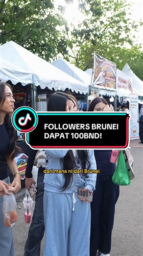 $100 BND ia dapat gais! 😋 Inda sangka banar boleh tejumpa followers Super Review di Brunei Next siapa lagi? Jangan malu-malu, tag kawan kamu! 👀🔥! #superreviewmedia #brunei #bruneitiktok #bruneiviral #makanfest2026
