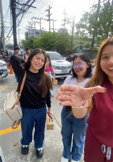 Tulong sa Tatlo: Nakakatawang TikTok Dance Trend