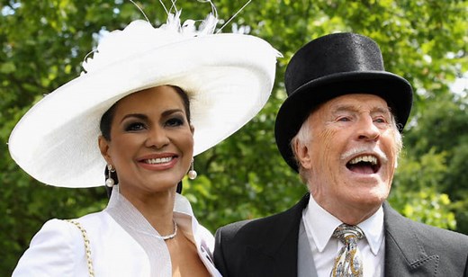 Sir Bruce Forsyth hilariously performs Gangnam Style dance