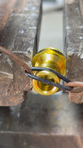 🔥 Plumber’s Genius Trick for Installing a Rubber Seal on a Brass Valve Hose!