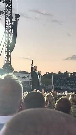 LIVE: Michael Buble - Save the Last Dance For Me (Part 2)