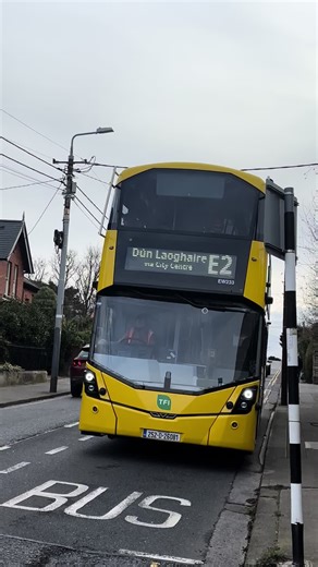 Dublin bus Wrightbus Streetdeck Electroliner EW233 is seen @ york road on an E2 to Dun Laoghaire