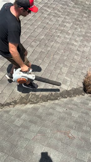 Tyler Rushing on Instagram: "Commercial gutter cleaning is one of the most slept-on money makers in the entire home-service world. Everyone focuses on single houses — which are fine — but the real bag is in apartments, townhome communities, and multi-building properties. Here’s why: When you clean one house, you get one check. When you clean one complex… you’re getting 20, 30, 40+ buildings on one contract. Managers don’t want 10 different companies. They want one person who shows up, does the j