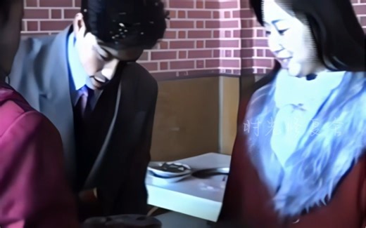 90年代的服装也是挺潮流的