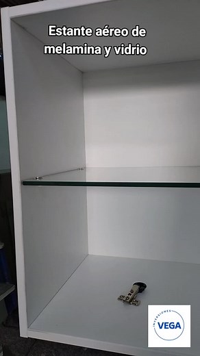 Estante aéreo de melamina y vidrio para tu hogar