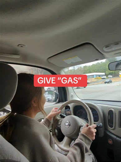 Make sure you are accelerating into the highway. This was her first time entering the highway. #viral #blowthisup #studentdriver