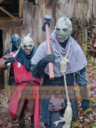 💀 Découvrez la vie trépidante de Simone, Gérard et leurs amis, rythmée par leurs rencontres avec des aventuriers en quête de gloire dans le Royaume. ⚔️ Multipliant embuscades, assauts et combats acharnés, nos acolytes défendent leur territoire avec une ardeur sans faille, à en faire pâlir les vivants ! 💫Vivez une expérience unique au parc RustiK où vous pourrez révéler le héros qui sommeille en vous. Différents types d'aventures vous attendent, pour petits et grands. ✍️ Réservez sur rustik.fr 