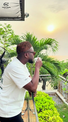 𝐂𝐨𝐧𝐧𝐚𝐢𝐬-𝐭𝐮 𝐥𝐚 𝐆𝐔𝐈𝐍É𝐄 🇬🇳 ? Après le Sénégal, 𝐏𝐫𝐢𝐧𝐜𝐞 𝐄𝐃𝐉𝐀 et Noom Hotels vous embarquent aujourd’hui pour un nouvel extra de 𝐓𝐚𝐬𝐭𝐞 & 𝐓𝐫𝐚𝐯𝐞𝐥 : cap sur la Guinée ! 🍛 Entre plats généreux, paysages insoupçonnés, danses endiablées et rencontres vibrantes, ce voyage est une ode à l’âme guinéenne. Une terre de fierté, de traditions, de chaleur humaine. 📍 Le tout rythmé par une escale au Noom Hotel Conakry , parfait écrin pour explorer, ressentir, et se reconnecte