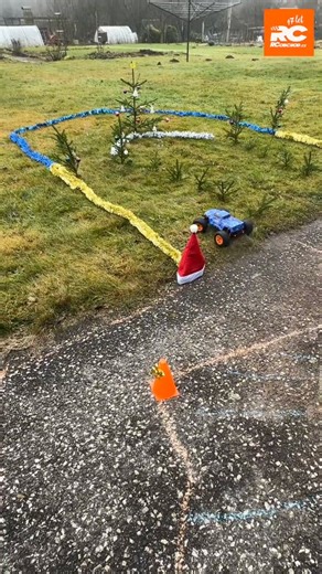 RCobchod.cz | Obchod plný RC modelů on Instagram: "Vánoční jízda začíná! 💥 Kdo bude rychlejší? 🤩 Napište do komentářů, který model byste chtěli. 👇 Across Pro nebo TwinRaptor? 🚗"