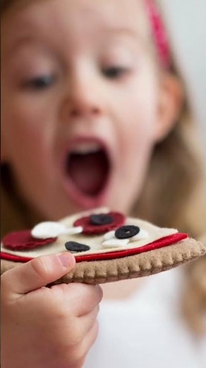 Felt Pizza for National Pizza Day!