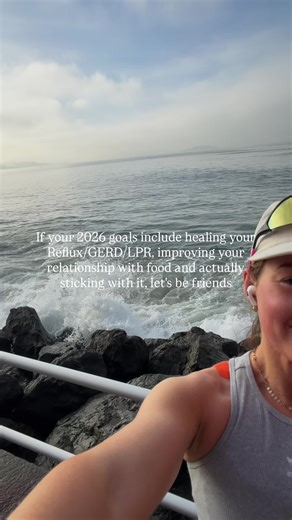 If your 2026 goals include healing your reflux, improving your relationship with food, and actually sticking with it… let’s do this differently this time 🤍 Because real progress doesn’t come from another restrictive list. It comes from structure, clarity, and nervous system support. Here’s what actually makes goals stick: ✨ Start with regulation, not restriction. If your body is in fight-or-flight, digestion will always feel harder. A few slow breaths before meals, consistent meal timing, and p