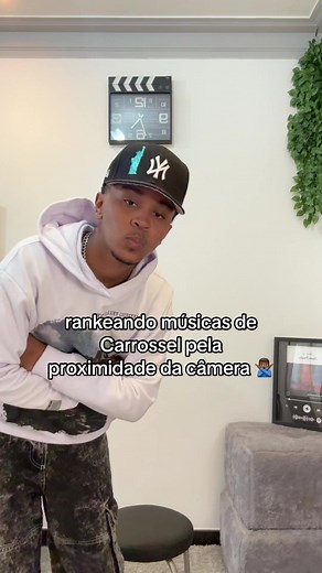 Rankeando músicas de Carrossel pela proximidade da câmera 🙅🏾‍♂️