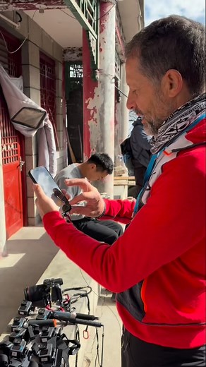 ¿Usas GoPro? Si grabas con varias #GoProHero12 a la vez genera un código QR con la app y sincroniza todos los vídeos al instante para edición. Un truco simple que te ahorra luego mucho trabajo #TrucoGoPro #SincronizarGoPro #EdiciónDeVídeo #ProducciónAudiovisual #GrabaciónMulticámara #CódigoQRGoPro #ConsejoDeRodaje #GoProSync #QRcodeHack #MulticamWorkflow #GoProEspaña #CámaraDeAcción #AventurasConGoPro #Grabación4K #ContenidoDeAcción | Emilio Valdés Aller