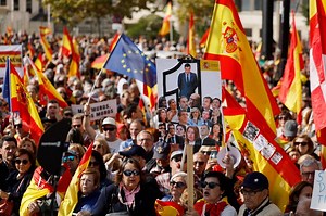 Espagne : manifestation des droites à Madrid, des dizaines de milliers de personnes contre le gouvernement socialiste de Pedro Sanchez