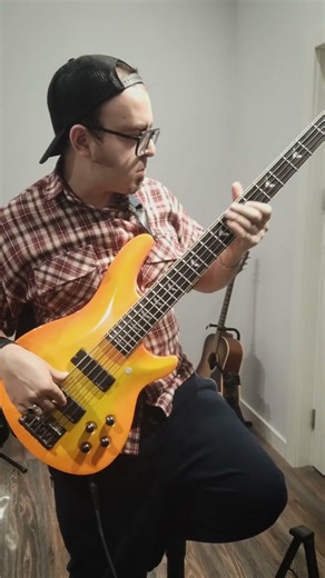 funky fingerstyle improvisation 😜 #basscheck #funkgroove #bass #guitar