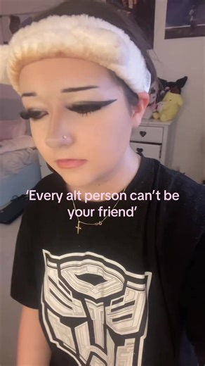 Navigating the Alt Scene: Who's Really Your Friend?